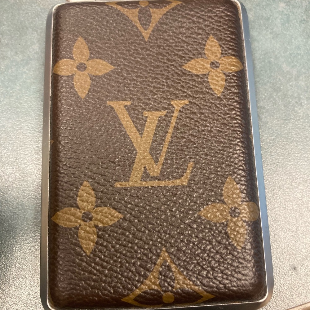 Louis Vuitton Brown Monogram Card Holder (USED)